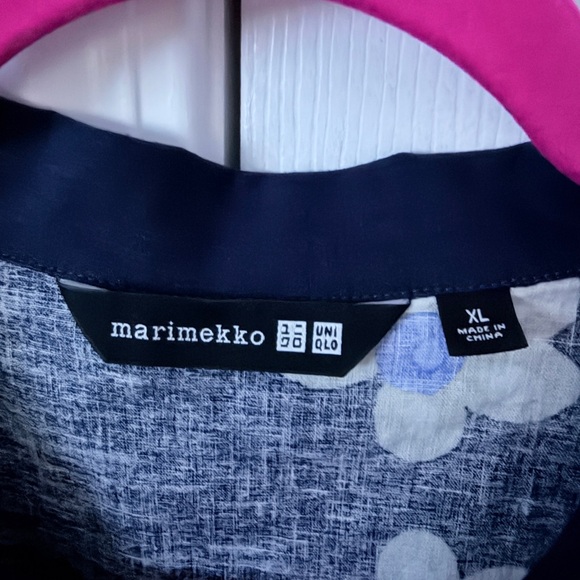 Marimekko x Uniqlo Blue and White Floral Button Down Shirt - Picture 5 of 9
